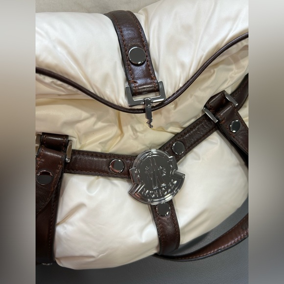 Monclear off-white puffer shoulder hand bag - Picture 7 of 9